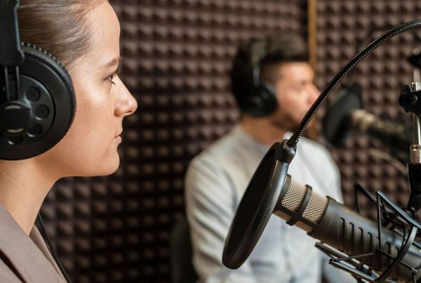 Contratar locutores profesionales